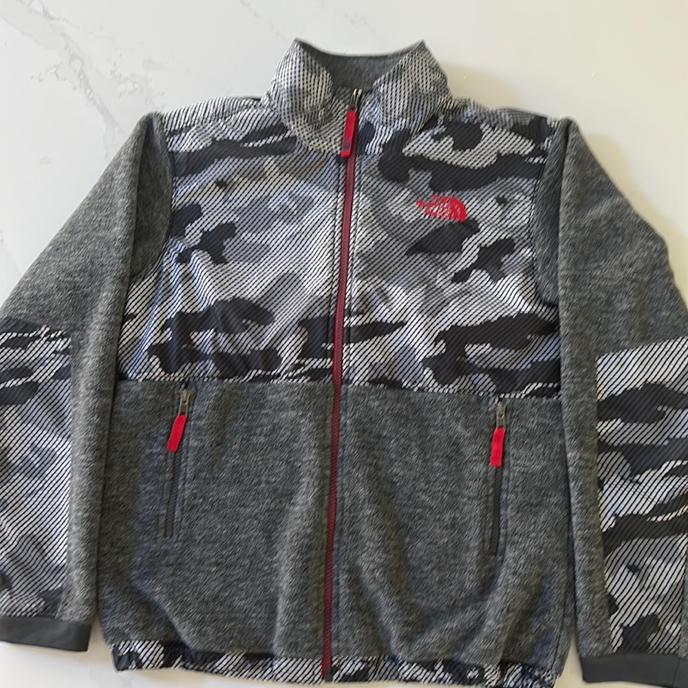 The North Face Boys size large heavy weight fleece